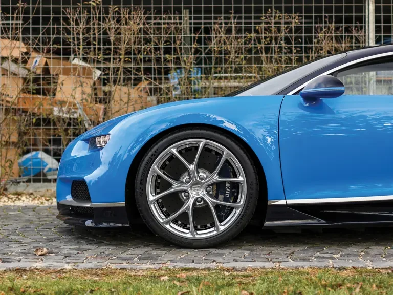 2017 Bugatti Chiron - Image 25 of 31