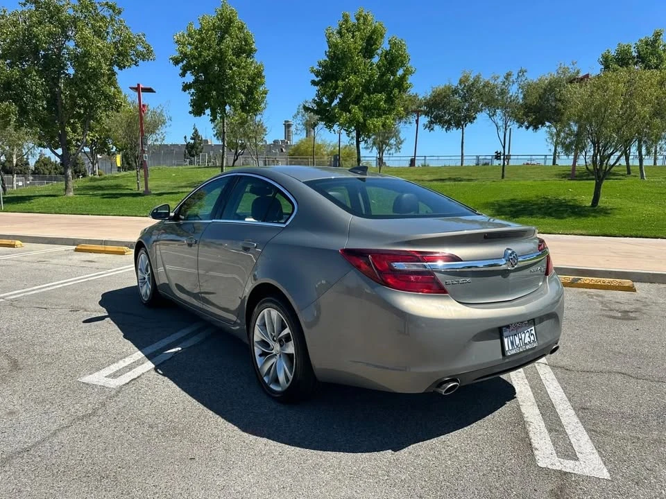 2017 Buick Regal - Image 2 of 11