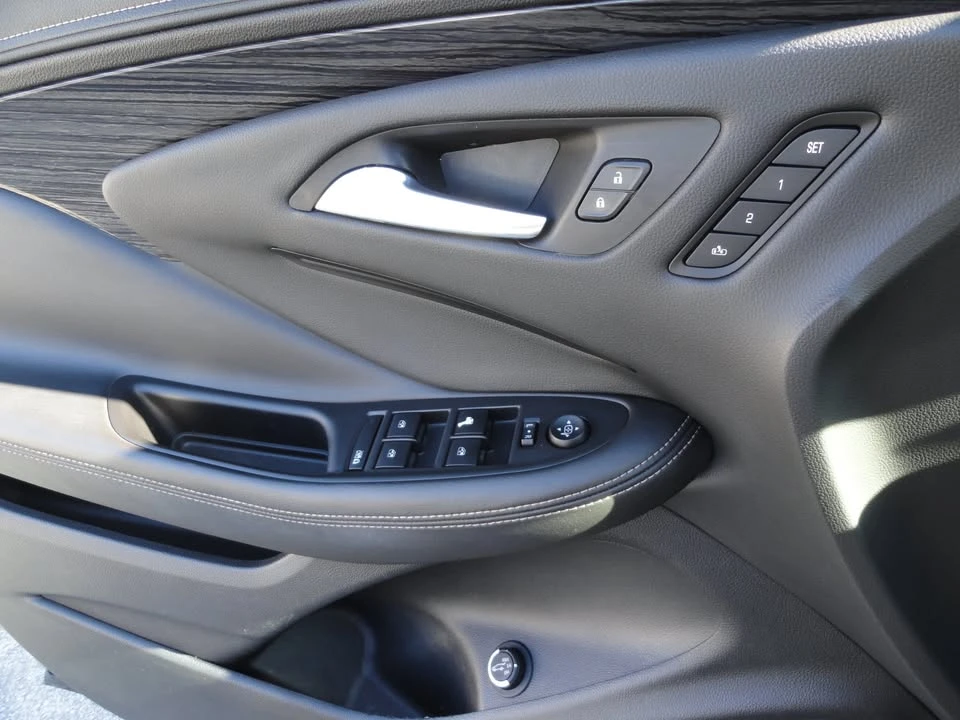 2017 Buick Envision - Image 17 of 20