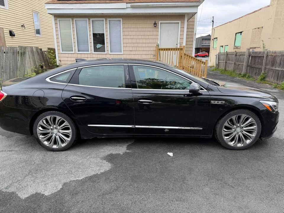 2017 Buick LaCrosse - Image 2 of 10