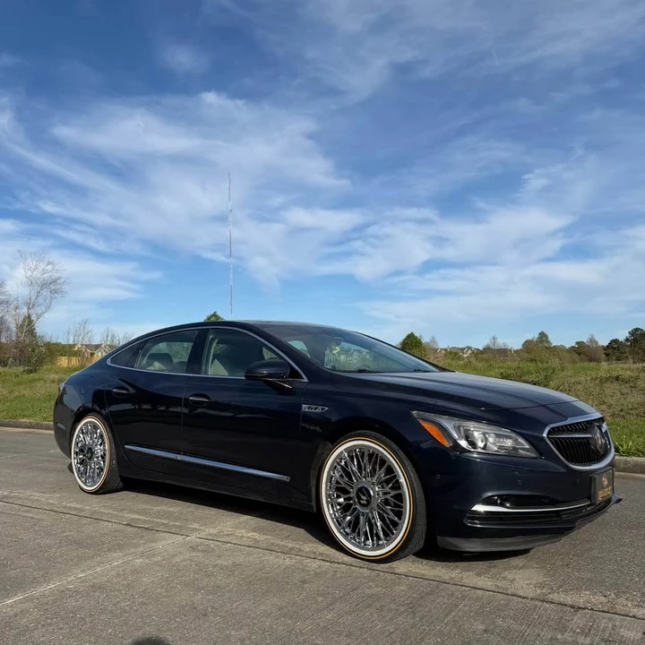 2017 Buick LaCrosse - Image 2 of 3