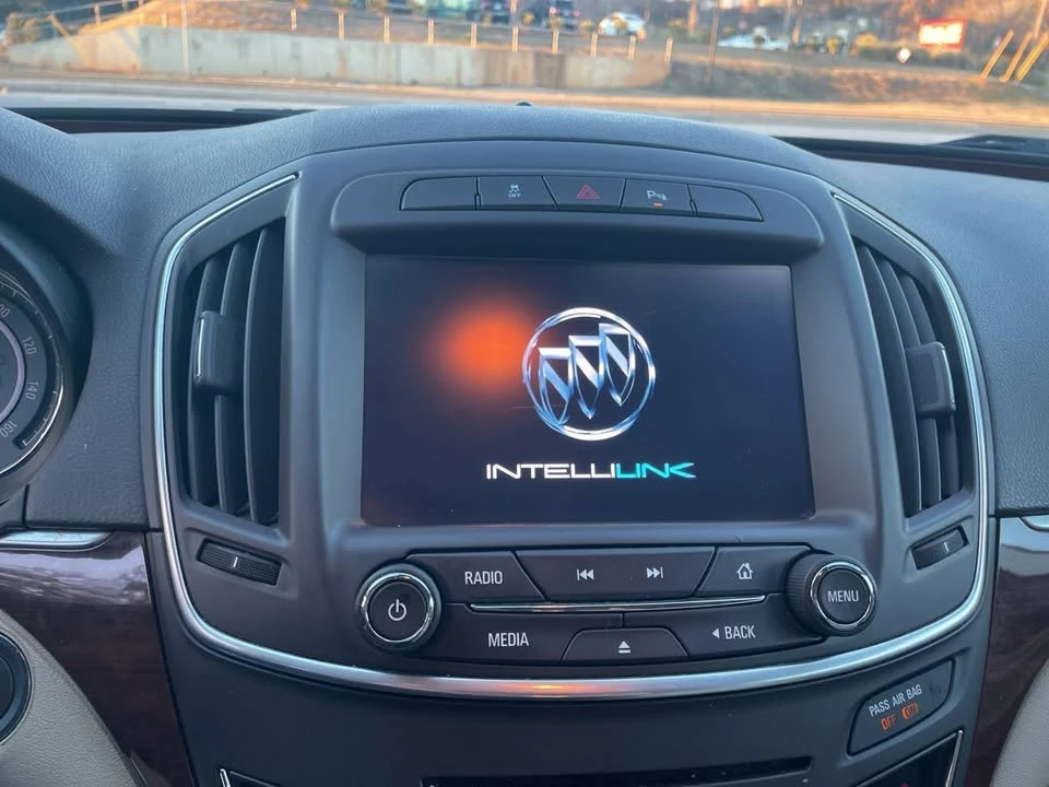 2017 Buick Regal - Image 12 of 20
