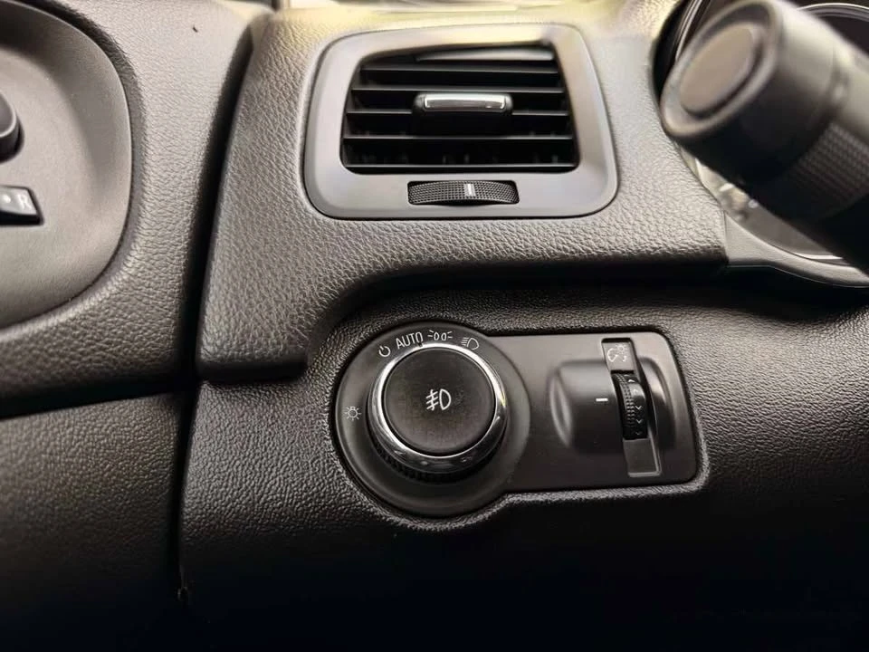 2017 Buick Regal - Image 17 of 20
