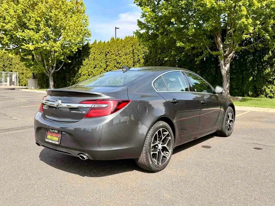 2017 Buick Regal - Image 10 of 20