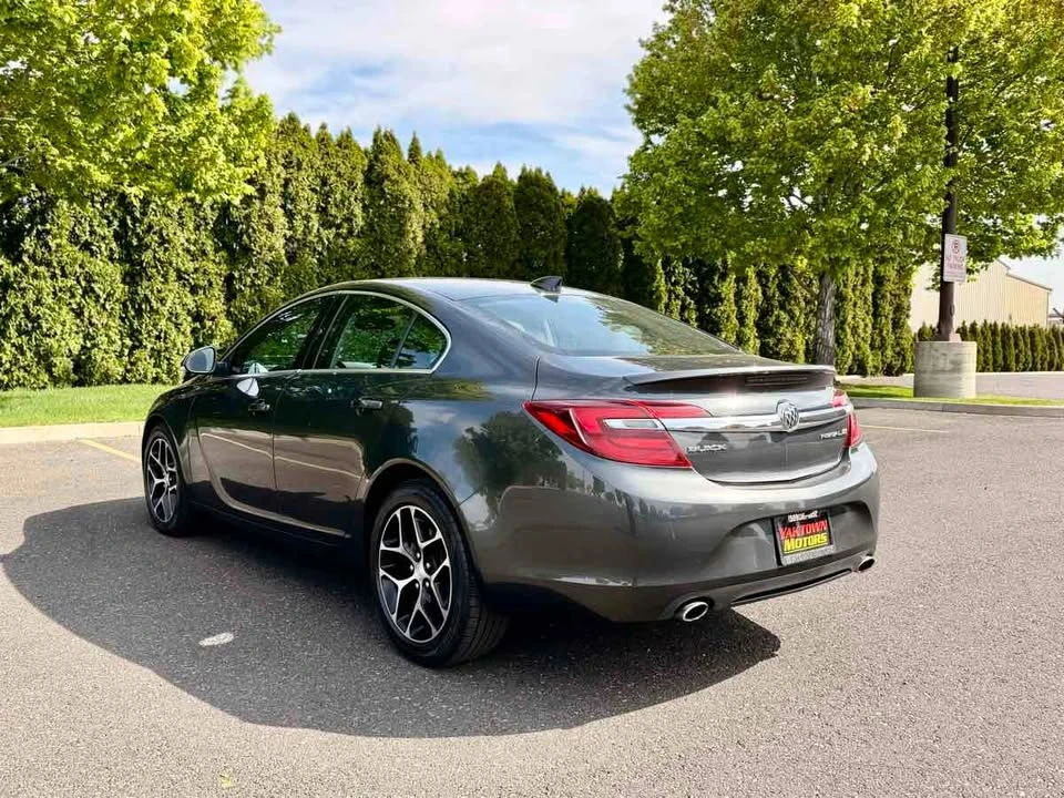 2017 Buick Regal - Image 8 of 20