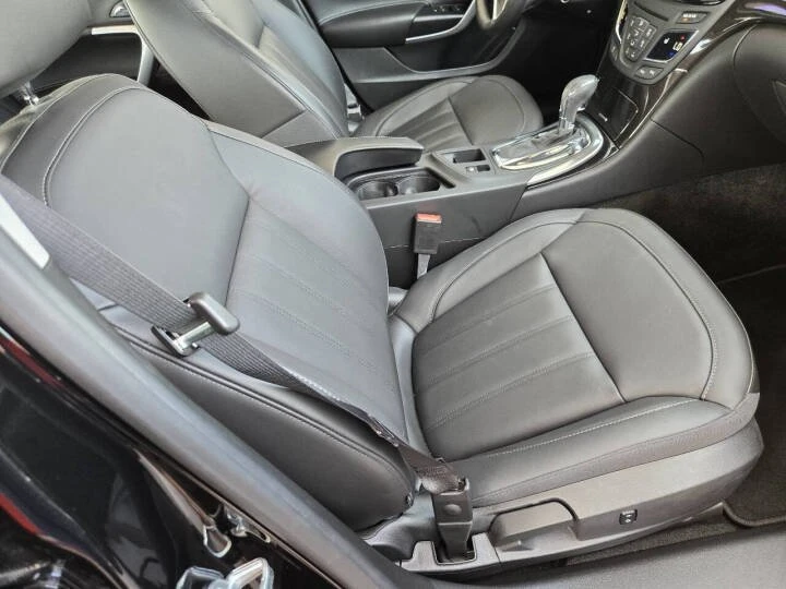 2017 Buick Regal - Image 13 of 17