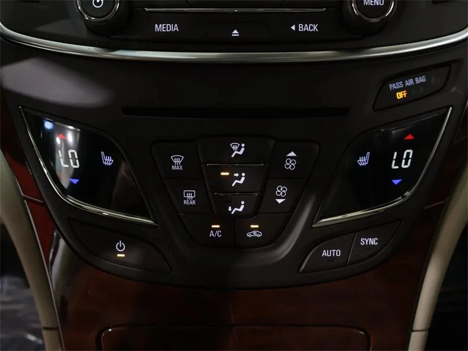 2017 Buick Regal - Image 21 of 31