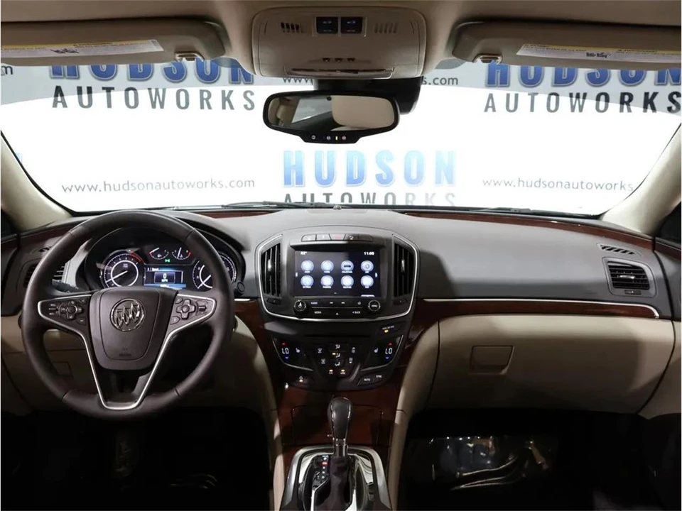 2017 Buick Regal - Image 25 of 31