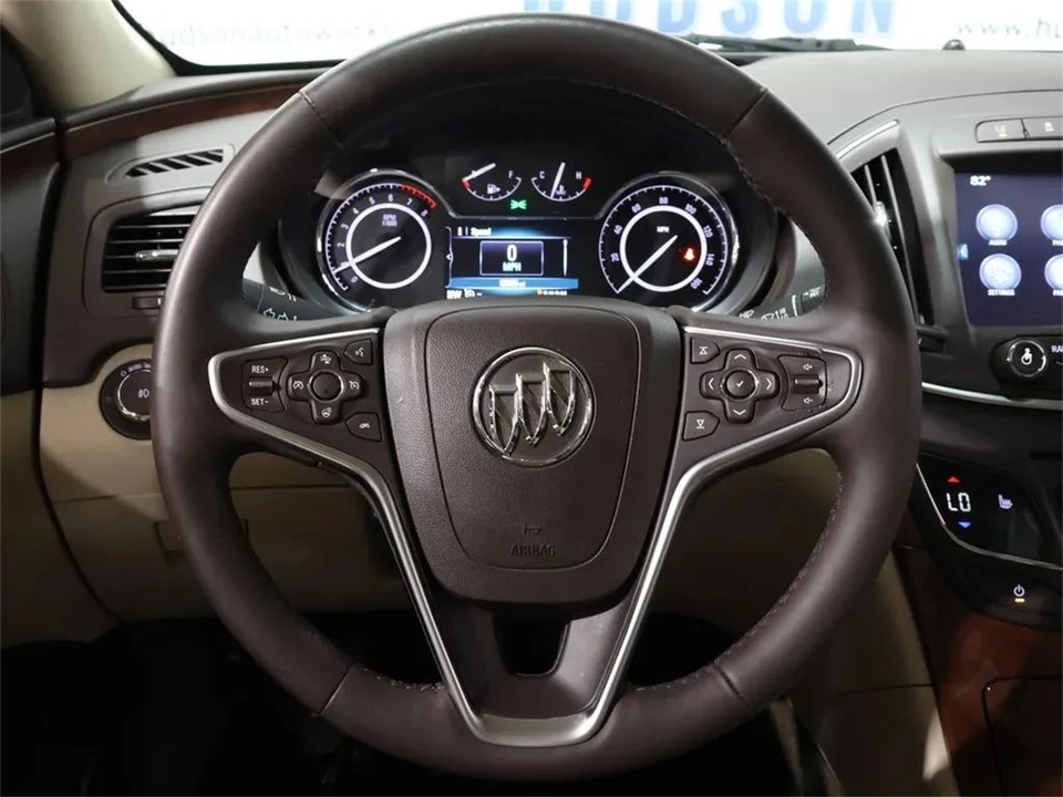 2017 Buick Regal - Image 17 of 31