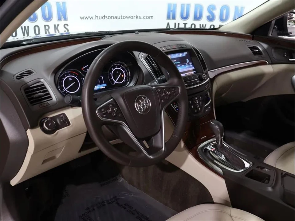 2017 Buick Regal - Image 12 of 31
