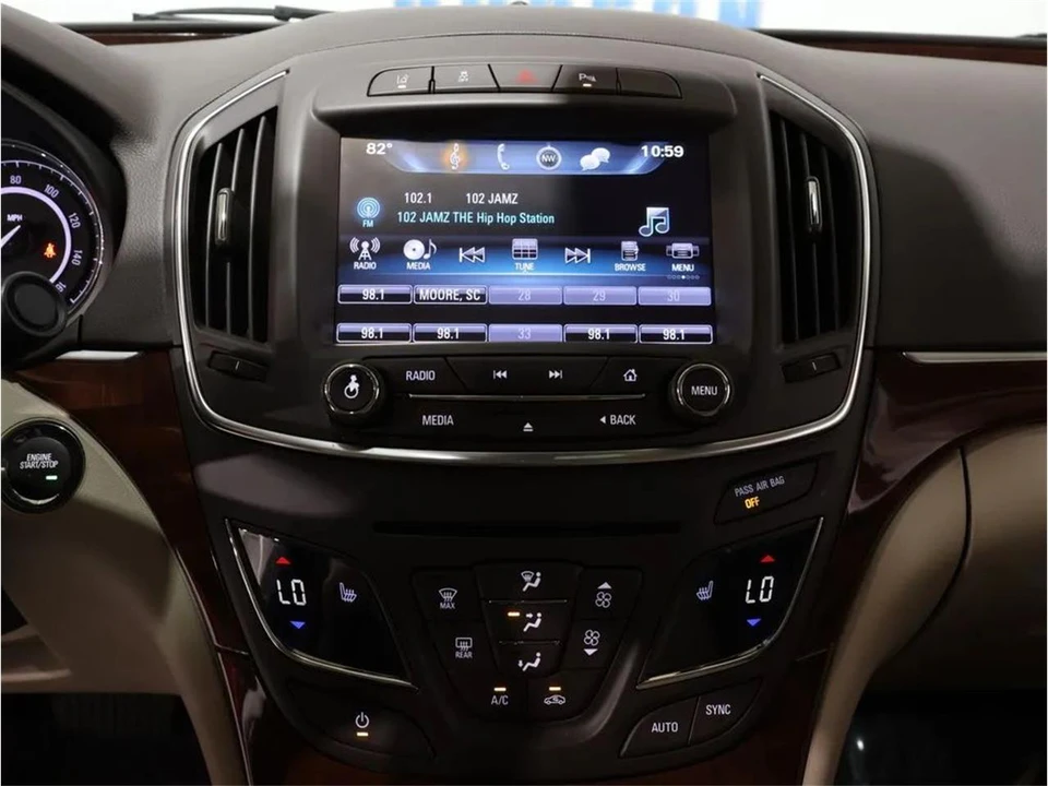 2017 Buick Regal - Image 18 of 31