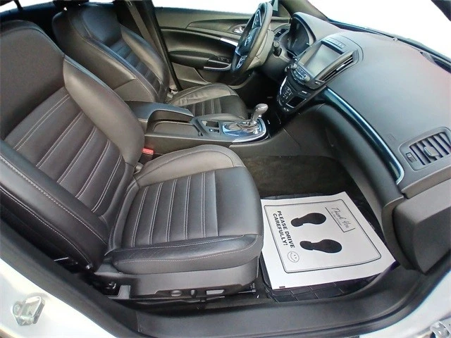 2017 Buick Regal - Image 17 of 21