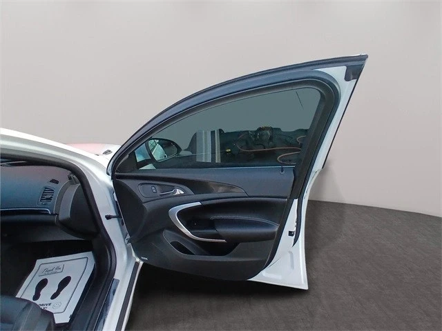 2017 Buick Regal - Image 16 of 21