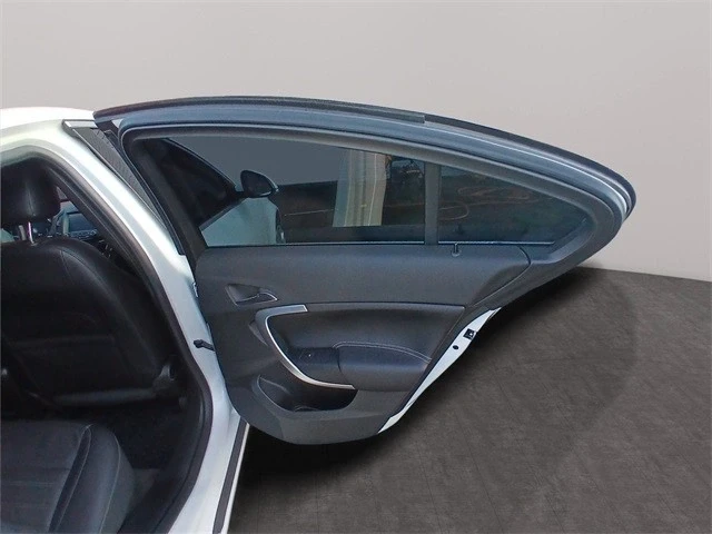 2017 Buick Regal - Image 18 of 21