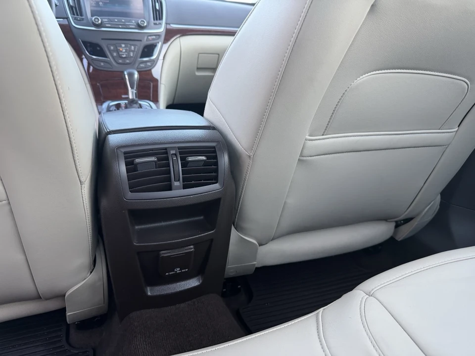 2017 Buick Regal - Image 19 of 21