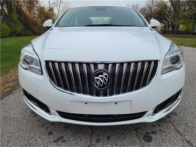 2017 Buick Regal - Image 8 of 12