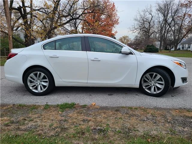 2017 Buick Regal - Image 6 of 12