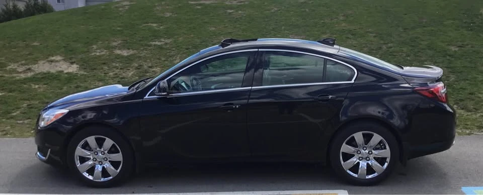 2017 Buick Regal - Image 2 of 10