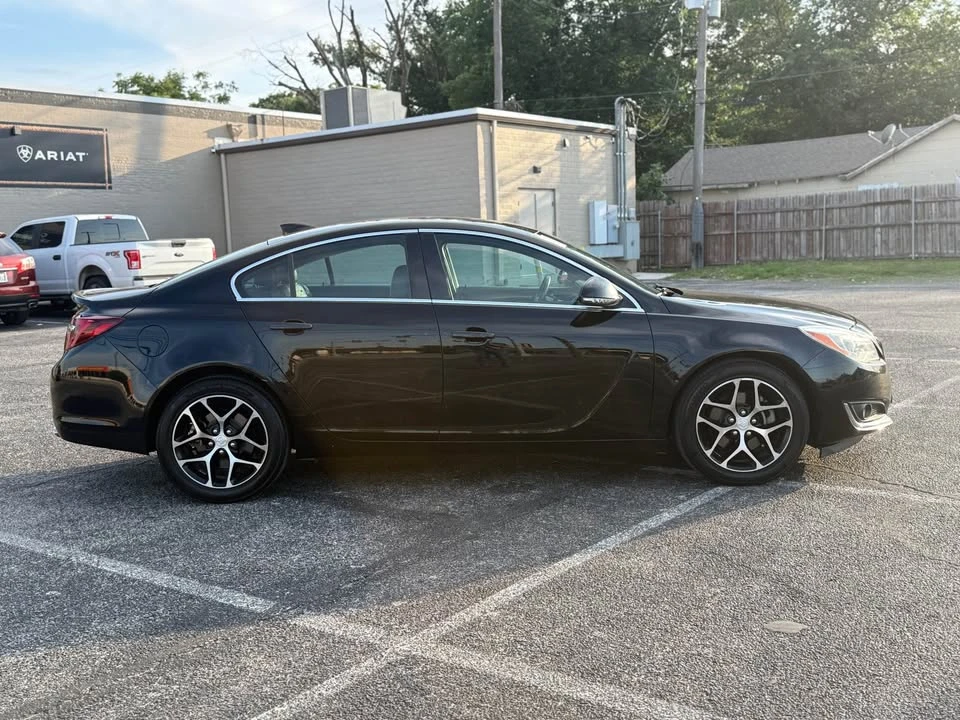 2017 Buick Regal - Image 4 of 17