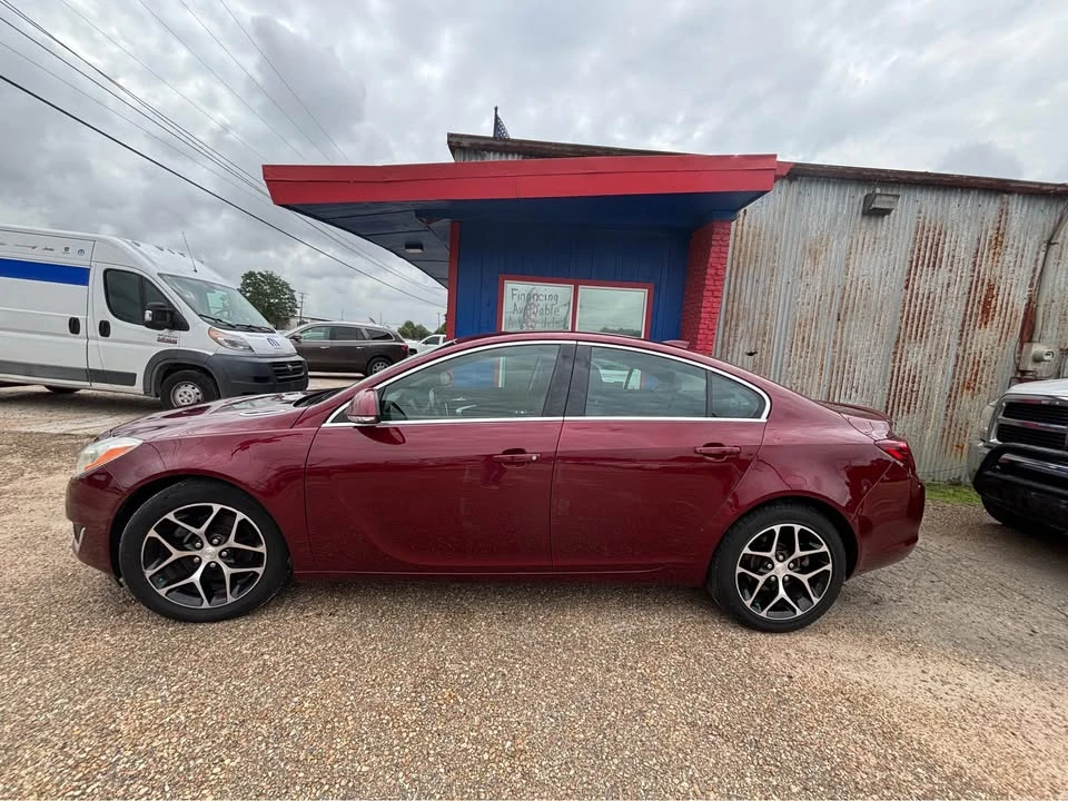 2017 Buick Regal - Image 2 of 16