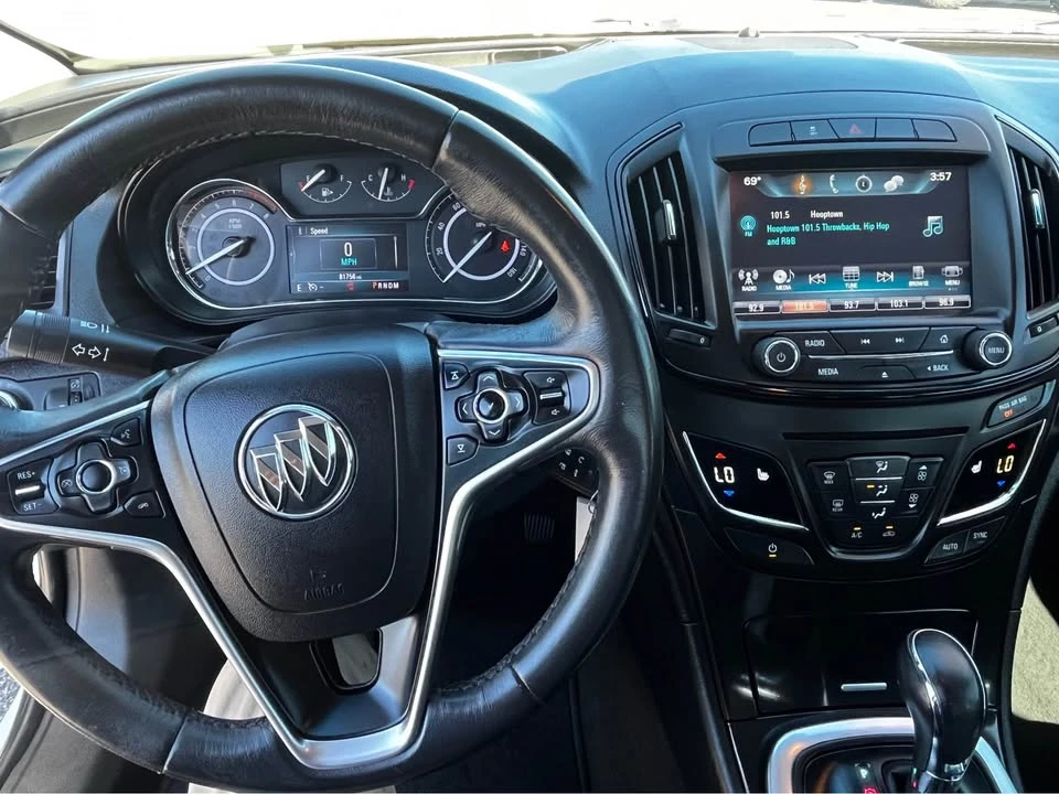 2017 Buick Regal - Image 10 of 16