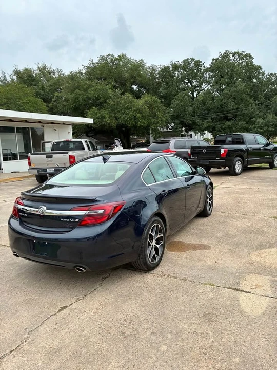 2017 Buick Regal - Image 4 of 11