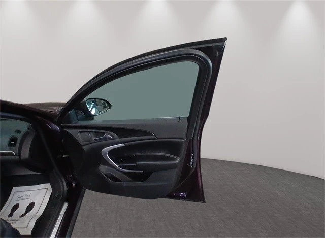 2017 Buick Regal - Image 16 of 21
