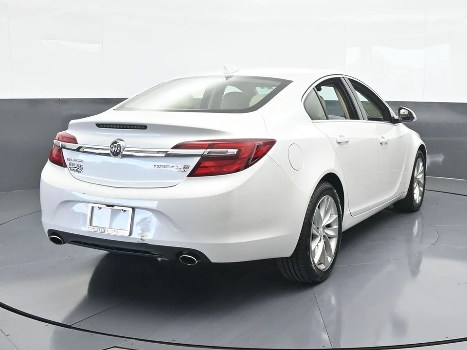 2017 Buick Regal - Image 5 of 12