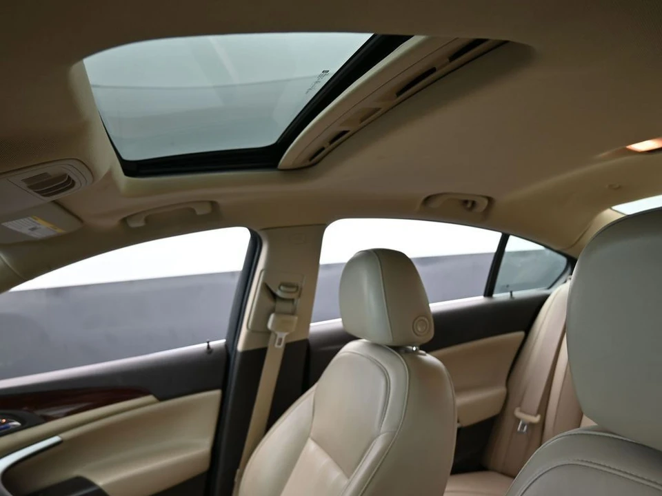2017 Buick Regal - Image 11 of 12
