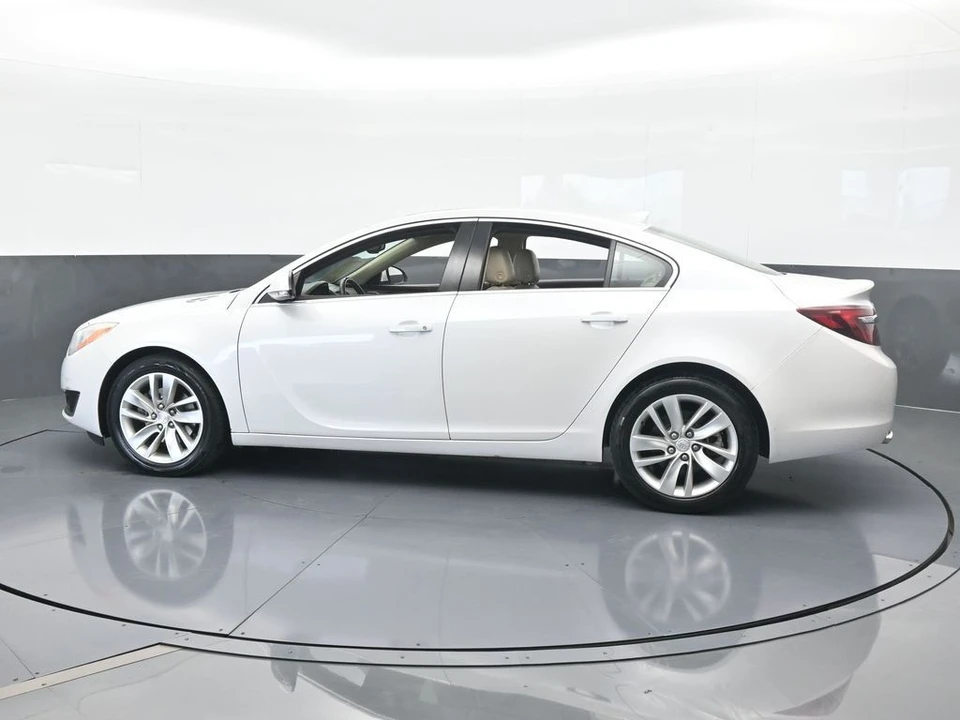 2017 Buick Regal - Image 3 of 12