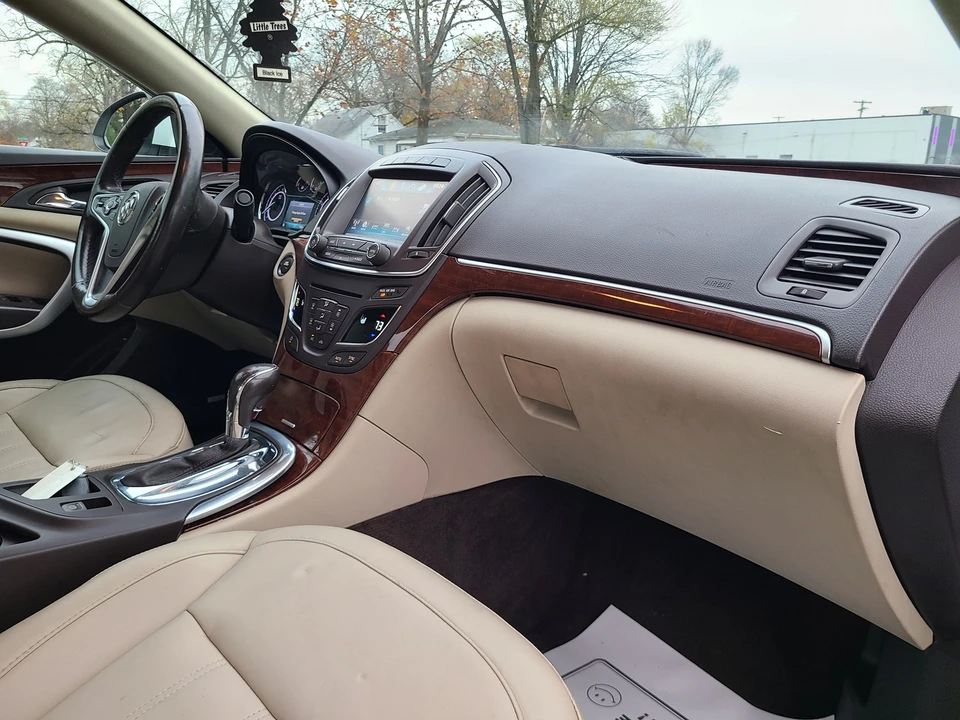 2017 Buick Regal - Image 15 of 21