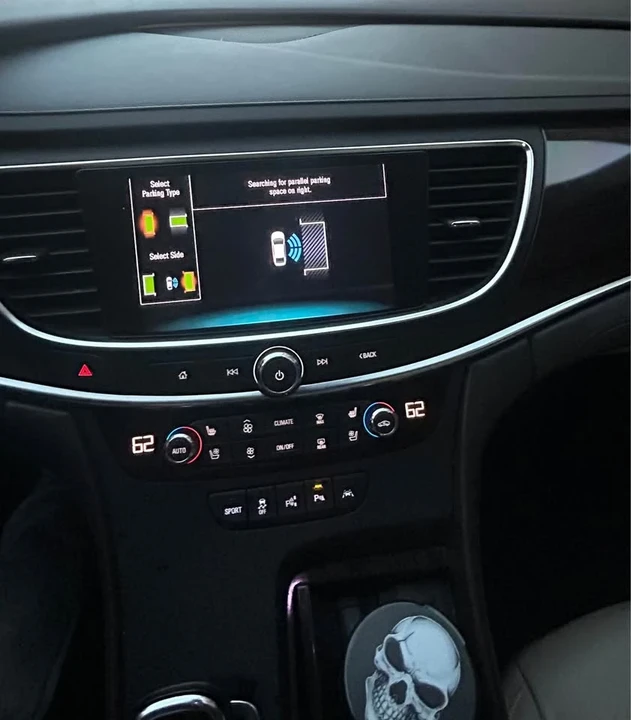 2017 Buick LaCrosse - Image 6 of 10
