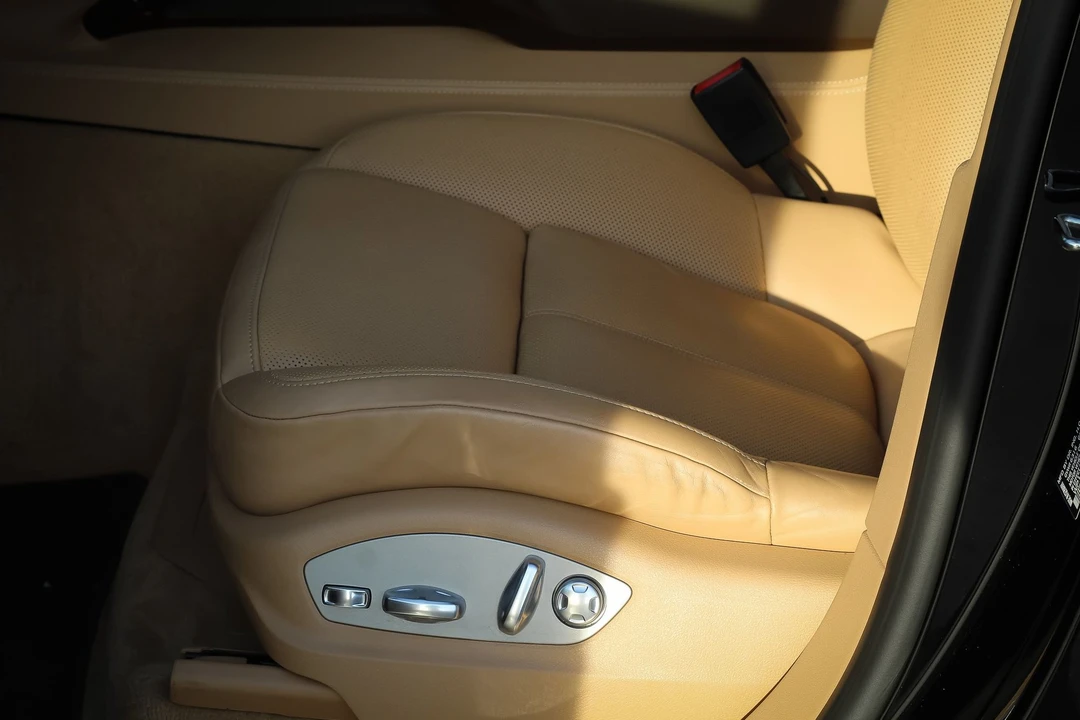 2017 Porsche 958 Cayenne GTS - Image 9 of 18