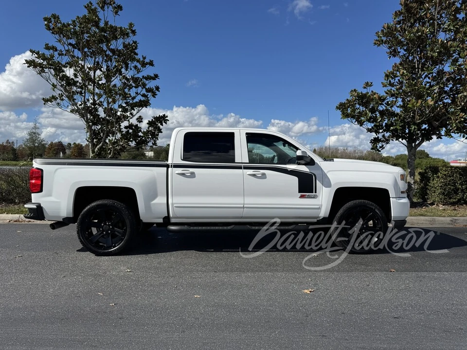 2017 Chevrolet Silverado 3rd Gen - Image 2 of 11