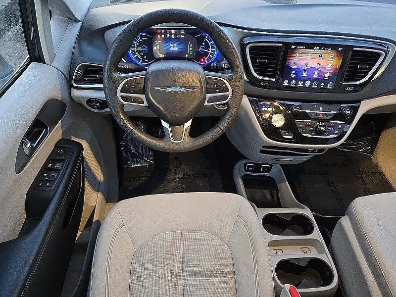 2017 Chrysler - Image 12 of 12