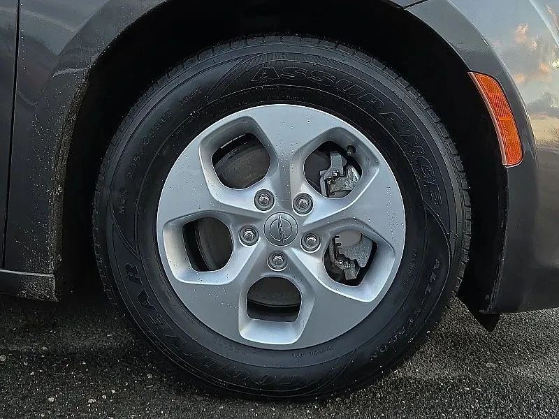 2017 Chrysler - Image 8 of 12