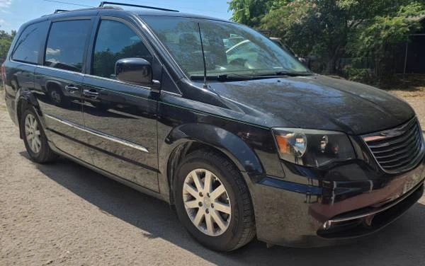 2017 Chrysler Town & Country - Image 3 of 31