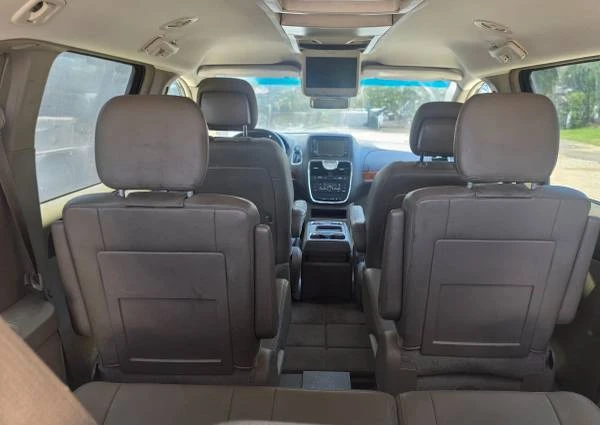 2017 Chrysler Town & Country - Image 18 of 31