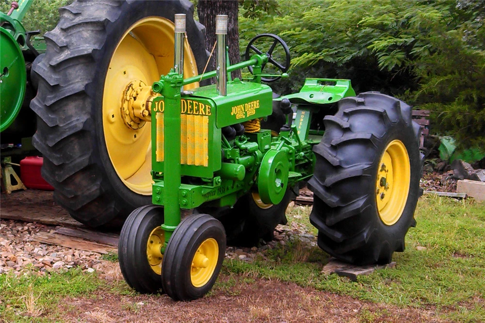 2017 John Deere - Image 2 of 3