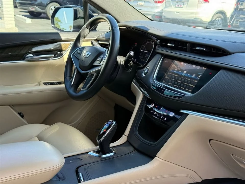 2017 Cadillac XT5 - Image 7 of 9