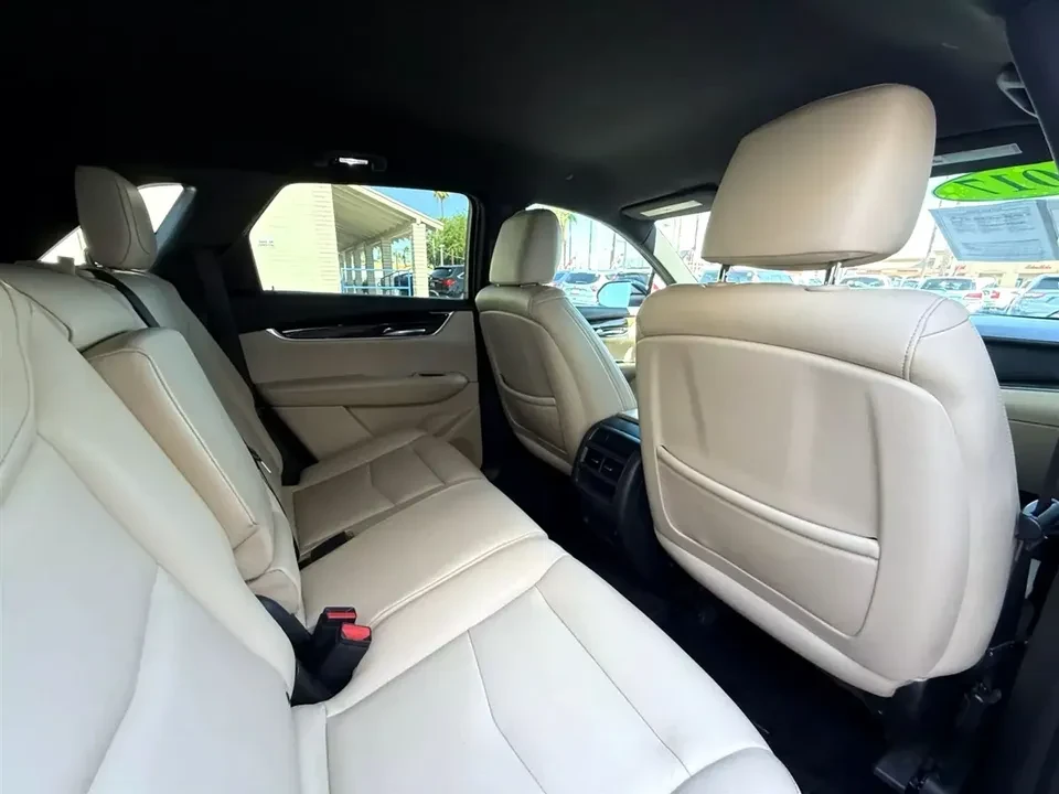 2017 Cadillac XT5 - Image 8 of 9