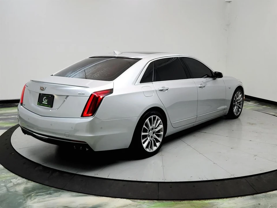 2017 Cadillac CT6 - Image 5 of 31