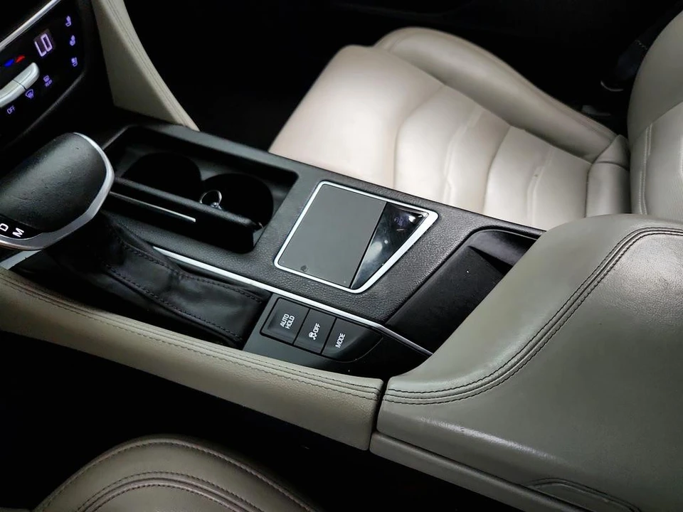 2017 Cadillac CT6 - Image 19 of 31