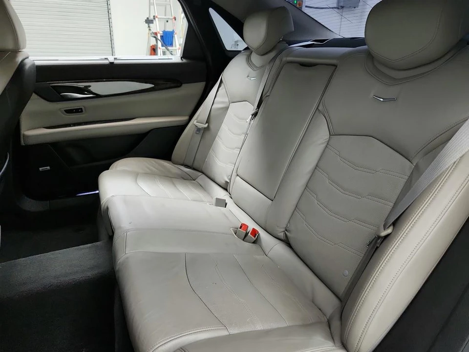 2017 Cadillac CT6 - Image 24 of 31