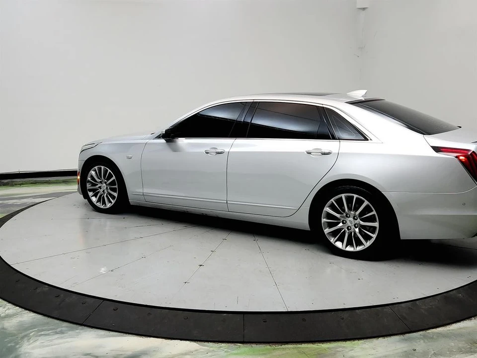 2017 Cadillac CT6 - Image 7 of 31