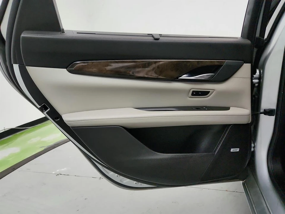 2017 Cadillac CT6 - Image 25 of 31