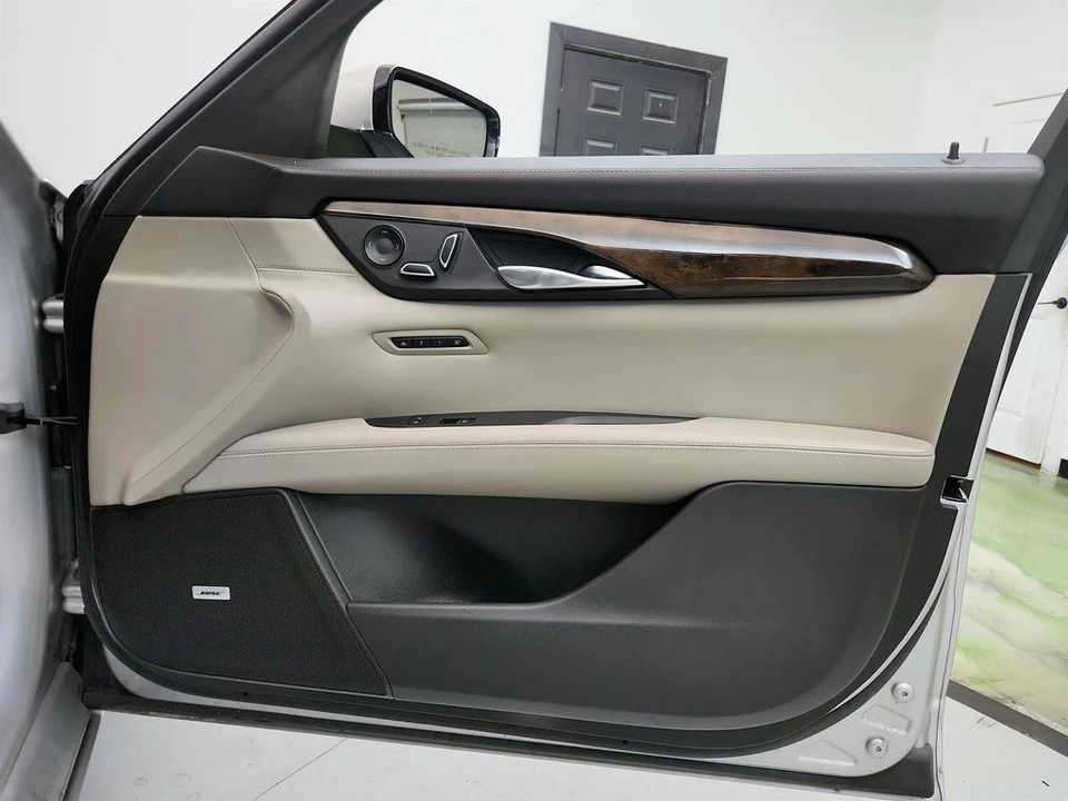 2017 Cadillac CT6 - Image 28 of 31