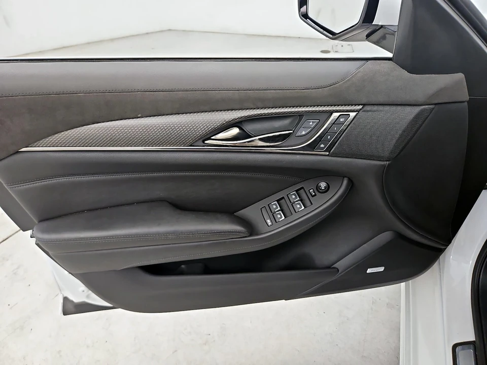 2017 Cadillac CTS-V 3rd Gen - Image 13 of 30
