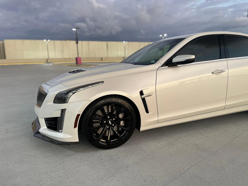 2017 Cadillac CTS-V 3rd Gen - Image 25 of 31