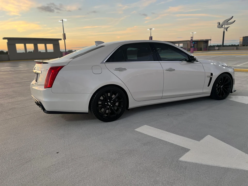 2017 Cadillac CTS-V 3rd Gen - Image 17 of 31